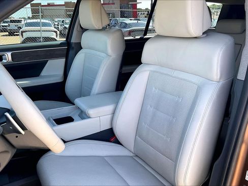 Used 2024 Hyundai Santa Fe Limited FWD image 10