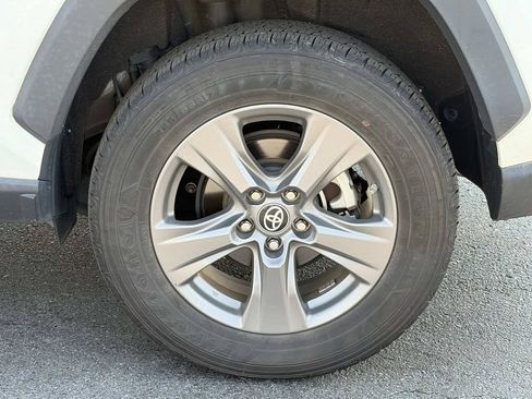 Used 2024 Toyota RAV4 LE AWD/4WD image 12