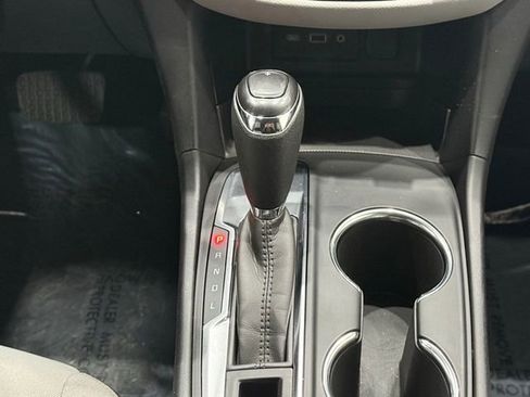 Used 2021 Chevrolet Equinox LS w/ LS Convenience Package image 36