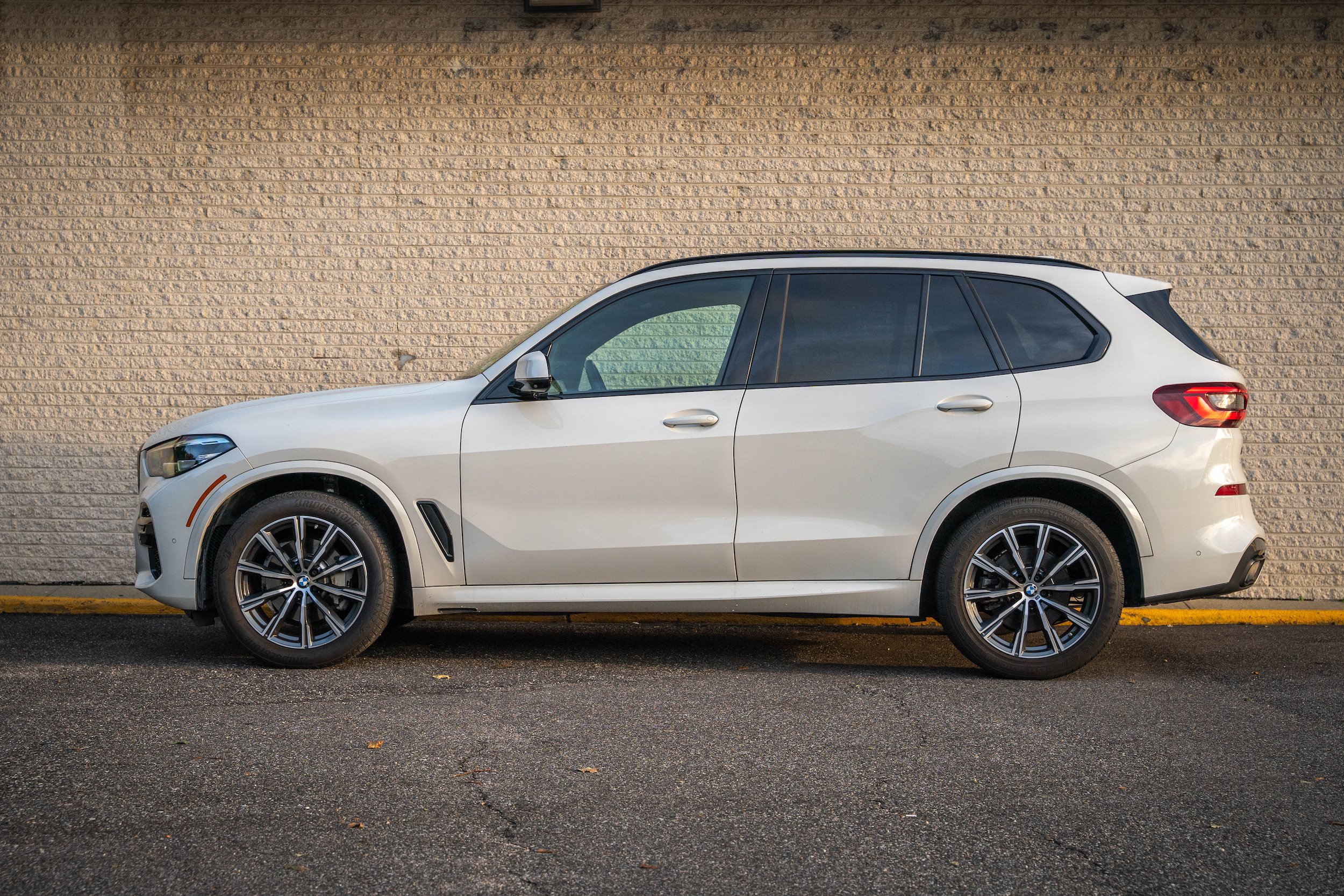 Used 2022 BMW X5 sDrive40i w/ M Sport Package RWD image 4