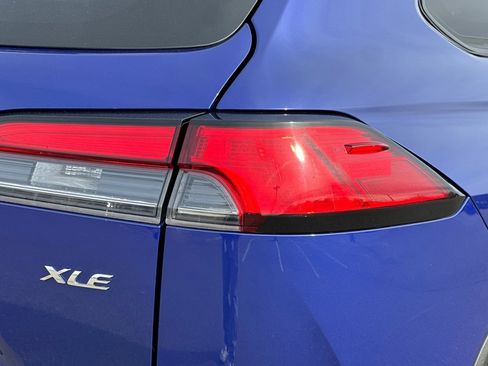 Used 2025 Toyota Corolla Cross XLE image 50