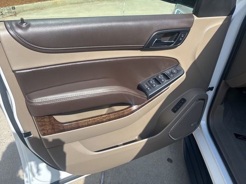 Used 2019 Chevrolet Tahoe LT image 28