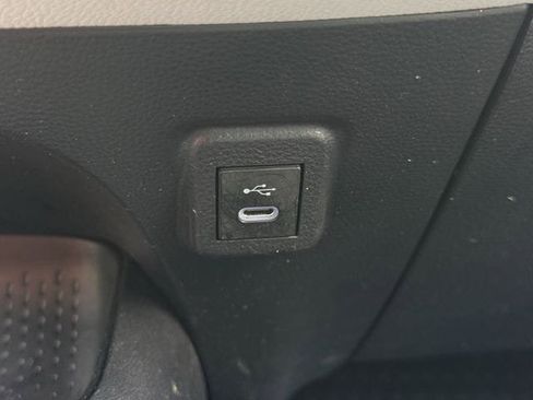 Used 2025 Toyota Corolla LE image 22