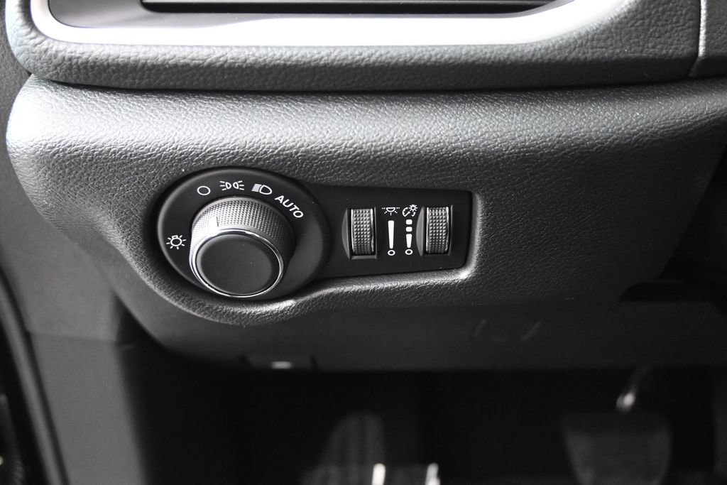 New 2027 Chrysler Pacifica Select AWD/4WD image 26