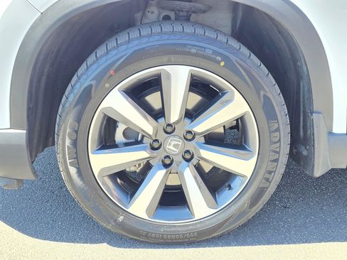 Used 2023 Honda Pilot Touring image 8