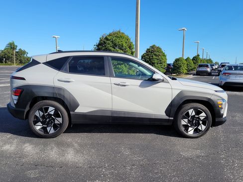 Used 2025 Hyundai Kona SEL image 8