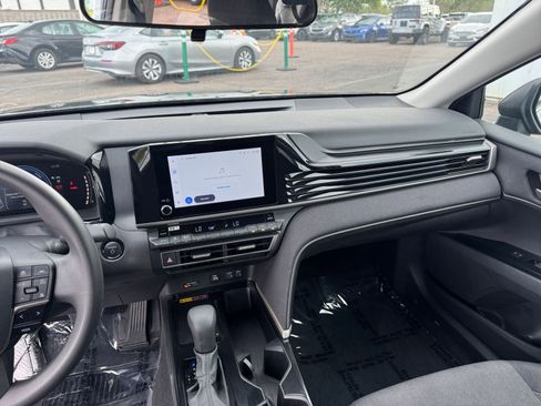 Used 2025 Toyota Camry LE image 33