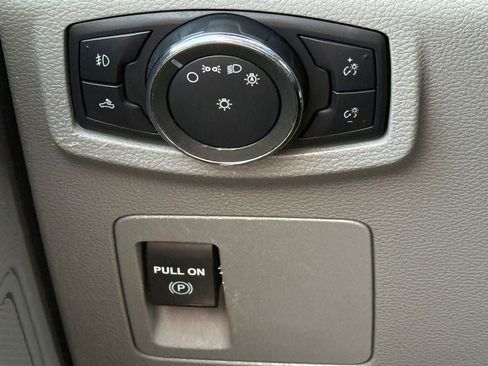 Used 2016 Ford F150 XL w/ Equipment Group 101A Mid AWD/4WD image 19