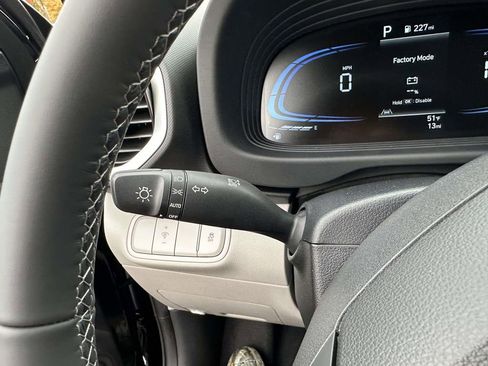 New 2026 Hyundai Venue SEL FWD image 26