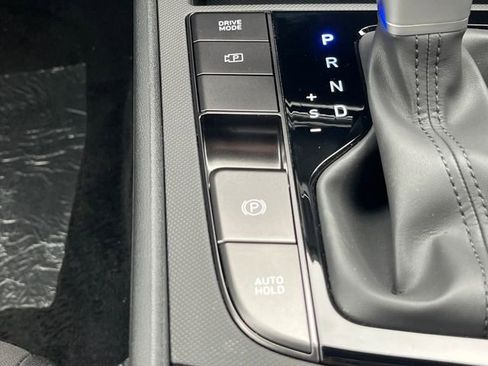 New 2026 Hyundai Elantra SEL Sport Premium FWD image 32