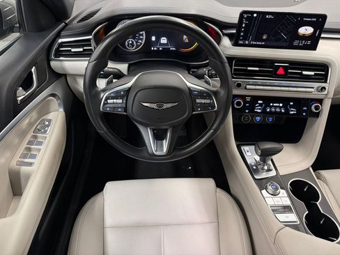 Used 2024 Genesis G70 2.5T image 17
