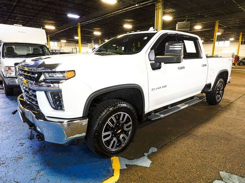 Used 2021 Chevrolet Silverado 2500 LTZ w/ LTZ Convenience Package AWD/4WD image 3