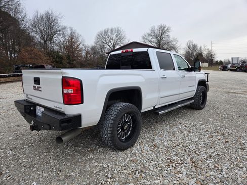 Used 2019 GMC Sierra 3500 Denali w/ Duramax Plus Package image 3