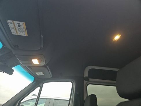 Used 2024 Mercedes-Benz Sprinter 2500 image 15