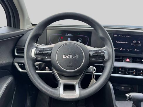 Used 2023 Kia Sportage LX AWD/4WD image 11