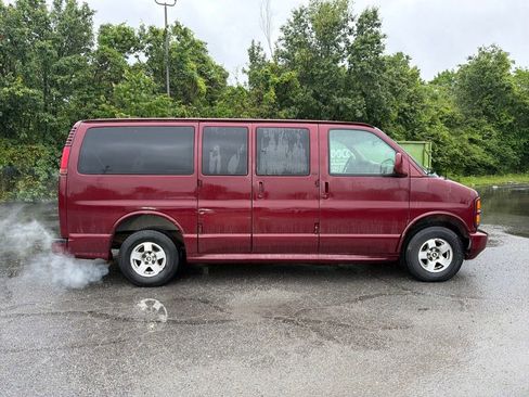 Used 2001 Chevrolet Express 1500 LT RWD image 3
