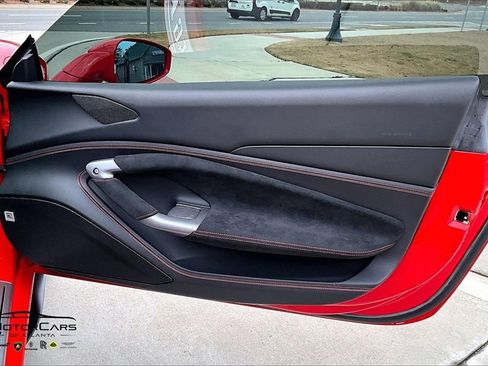 Used 2020 Ferrari F8 Tributo image 23