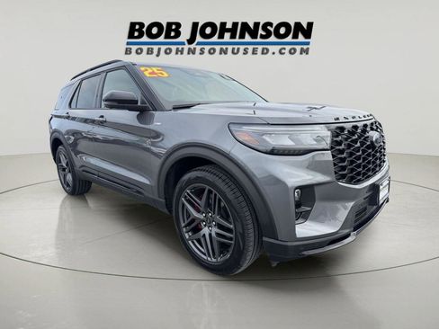 Used 2025 Ford Explorer ST-Line w/ ST-Line Street Pack AWD/4WD image 1