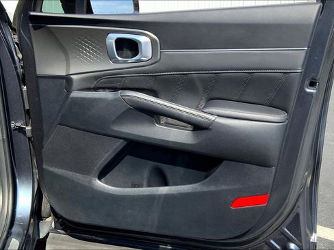 Used 2023 Kia Sorento SX image 22