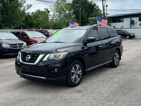 Used 2017 Nissan Pathfinder S FWD image 2