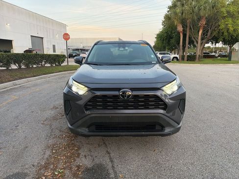 Used 2022 Toyota RAV4 XLE w/ Convenience Package image 8