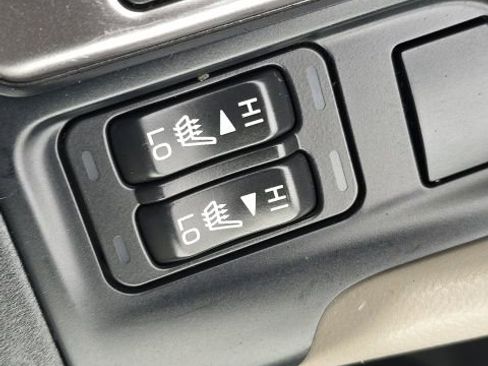 Certified 2022 Subaru Forester Premium image 17