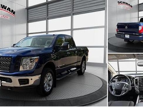 Used 2019 Nissan Titan SV w/ SV Convenience Package AWD/4WD image 39