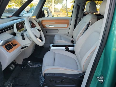 Used 2025 Volkswagen ID. Buzz 1st Edition image 14