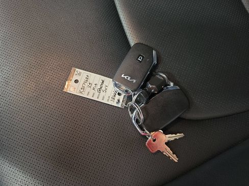 Certified 2025 Kia Sportage EX AWD/4WD image 39