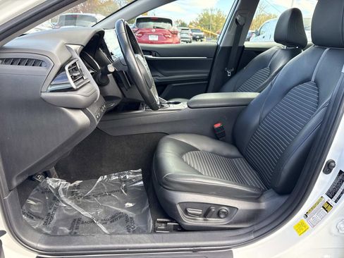 Used 2024 Toyota Camry SE image 30