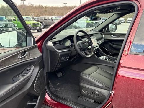 New 2026 Jeep Grand Cherokee Limited AWD/4WD image 15