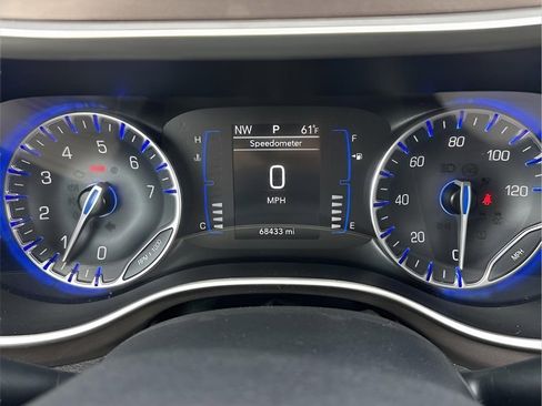 Used 2023 Chrysler Voyager LX image 29