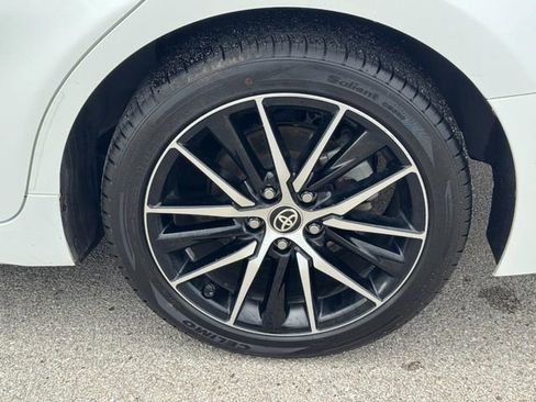 Used 2024 Toyota Camry SE image 6