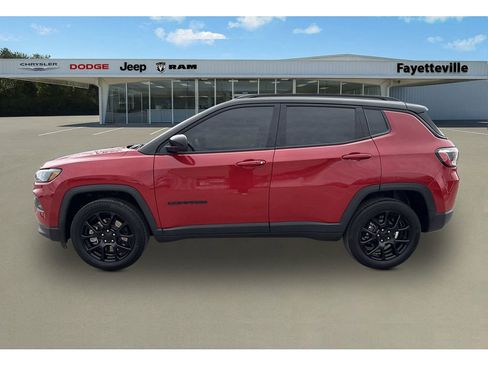 Used 2023 Jeep Compass Altitude image 6