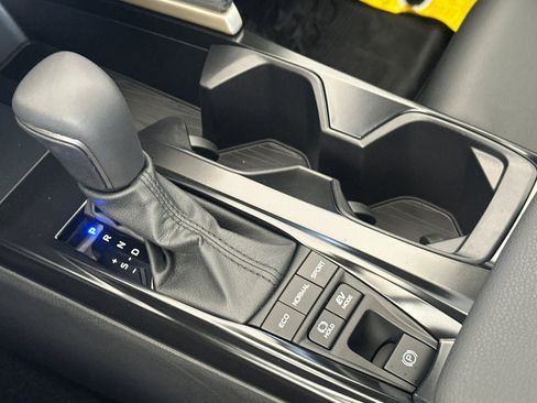 New 2026 Toyota Camry Hybrid FWD image 22