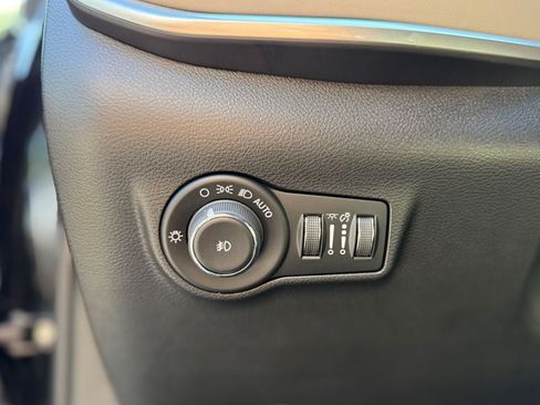 New 2026 Jeep Compass Limited w/ Sun, Sound & Navigation Group AWD/4WD image 20