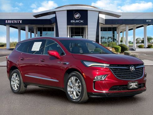 Used 2023 Buick Enclave Essence w/ Experience Buick Package FWD image 2