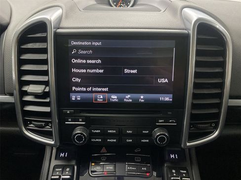 Used 2018 Porsche Cayenne image 24