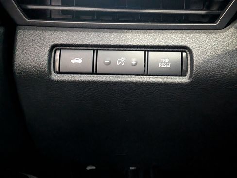 Used 2024 Nissan Altima 2.5 SR FWD image 18