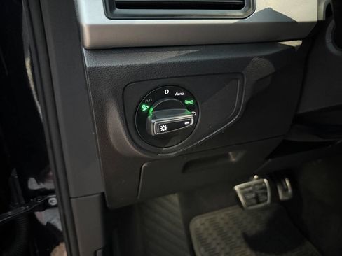 Used 2021 Volkswagen Atlas SE w/ Panoramic Sunroof Package image 17