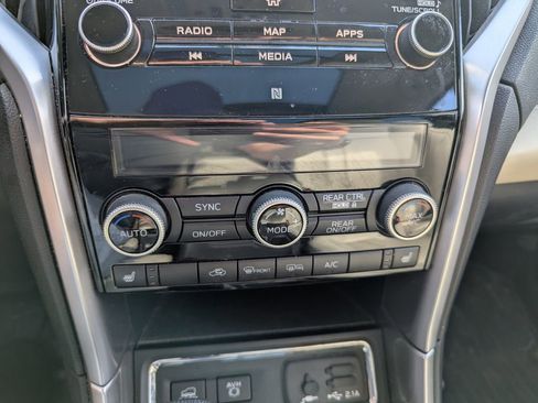 Used 2019 Subaru Ascent Limited AWD/4WD image 22