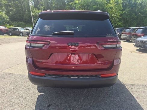 New 2025 Jeep Grand Cherokee L Altitude AWD/4WD image 5