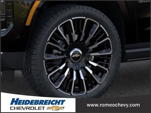New 2025 Chevrolet Suburban High Country image 10
