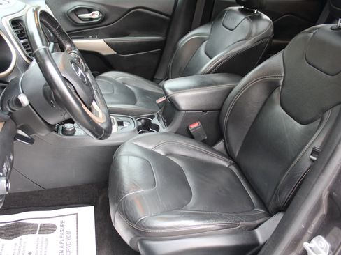 Used 2018 Jeep Cherokee Limited image 15