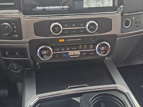 Used 2022 Ford F350 Platinum image 27