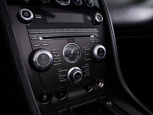 Used 2012 Aston Martin V8 Vantage Roadster RWD image 39