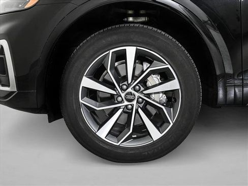Used 2023 Audi Q5 2.0T Premium Plus w/ Premium Plus Package AWD/4WD image 25