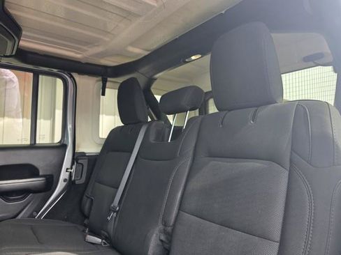 Used 2020 Jeep Wrangler Unlimited Sport S AWD/4WD image 15