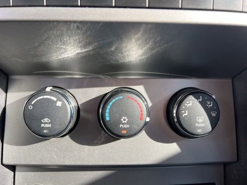 Used 2008 Dodge Nitro SXT image 15