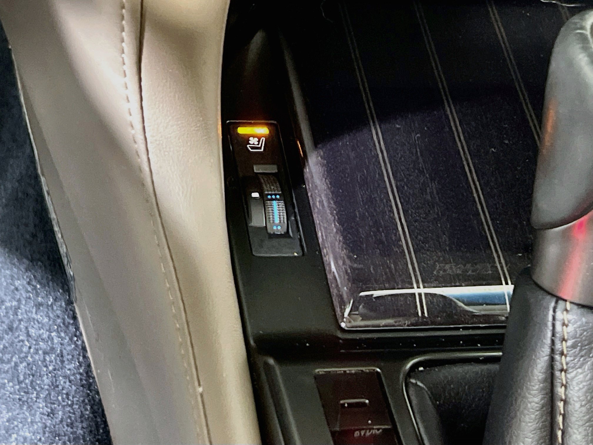 Used 2022 Lexus GX 460 Luxury w/ Off Road Package AWD/4WD image 20
